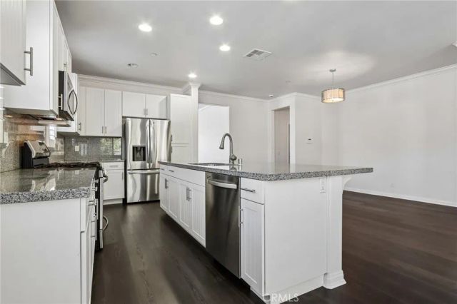 16162 St Antony, Fontana, CA 92336