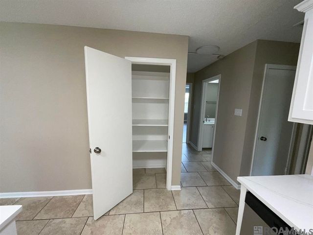 3317 Myrtle Grove Dr, Baton Rouge, LA 70810