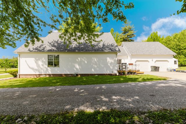 819 E No Name Road, Carbondale, IL 62902
