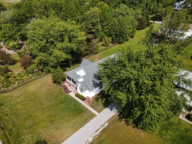 819 E No Name Road, Carbondale, IL 62902