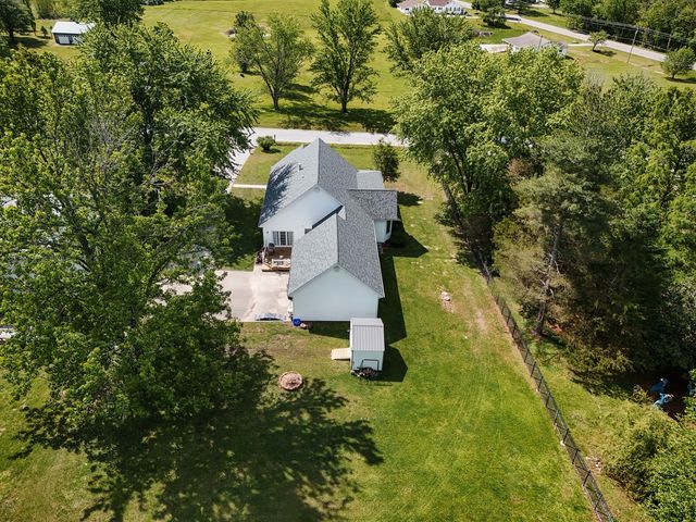 819 E No Name Road, Carbondale, IL 62902