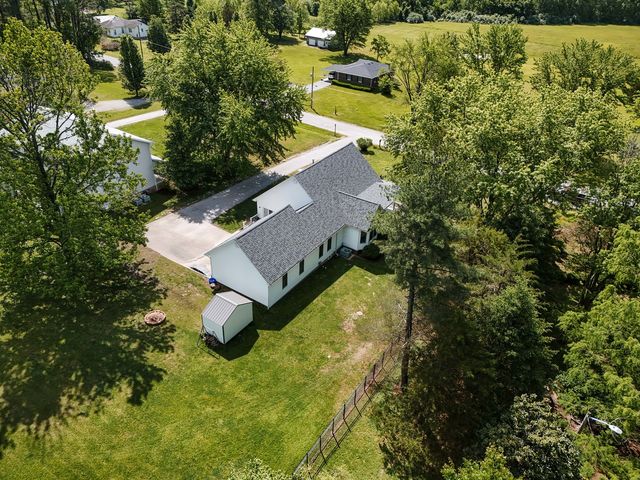819 E No Name Road, Carbondale, IL 62902