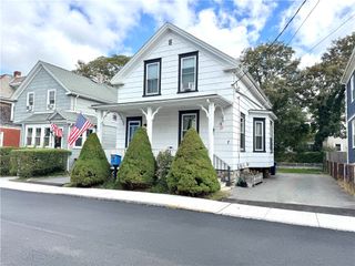 7 Congdon Avenue, Newport, RI 02840