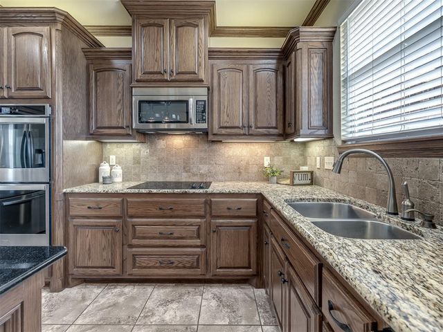 7701 Deer Meadow Drive, Oklahoma City, OK 73150