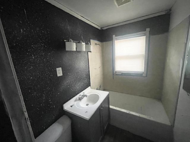 4627 Grant Street, Gary, IN 46408