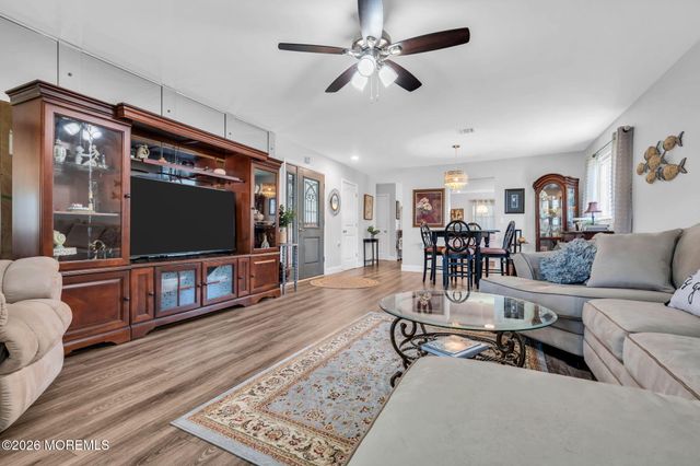 315 Curacao Street, Toms River, NJ 08757