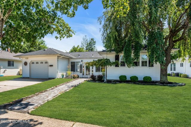 315 Curacao Street, Toms River, NJ 08757