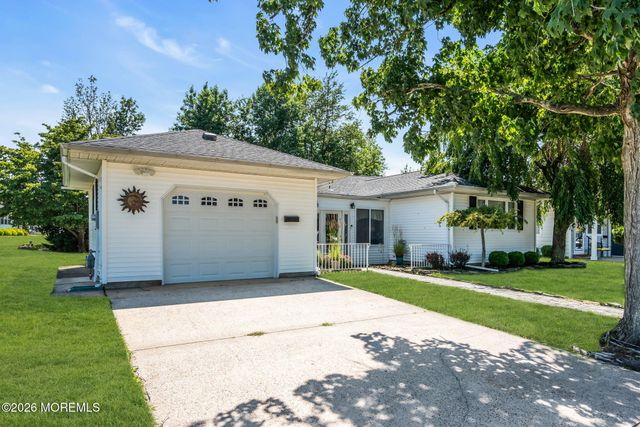 315 Curacao Street, Toms River, NJ 08757