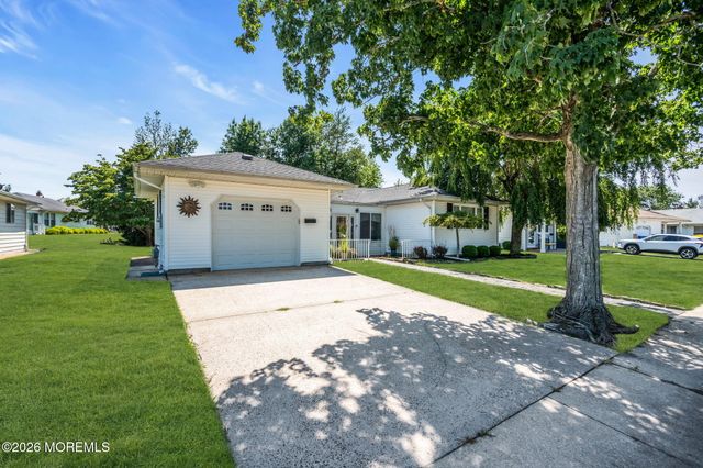 315 Curacao Street, Toms River, NJ 08757