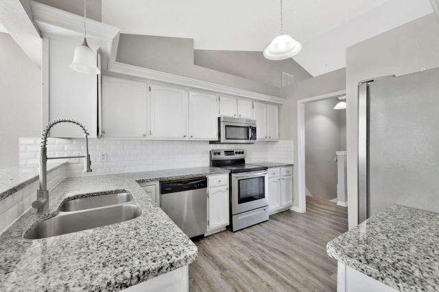 318 S COUNTRYSIDE, Andover, KS 67002