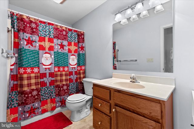 218 LANTERN LN, Chambersburg, PA 17201