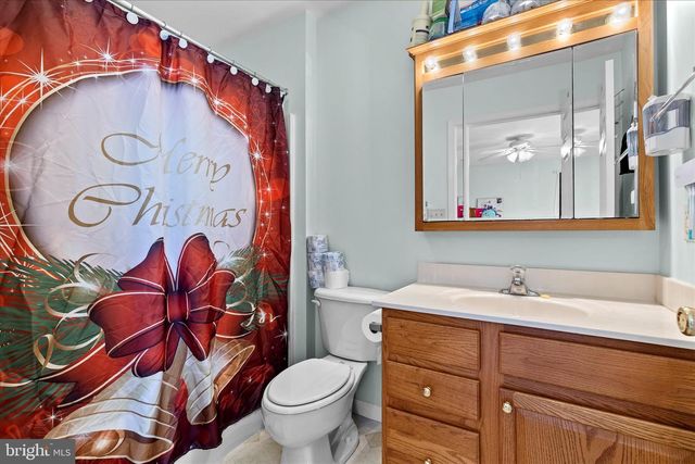 218 LANTERN LN, Chambersburg, PA 17201