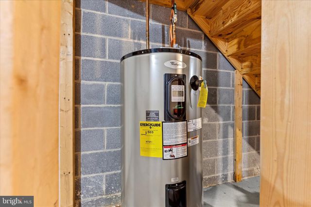 218 LANTERN LN, Chambersburg, PA 17201