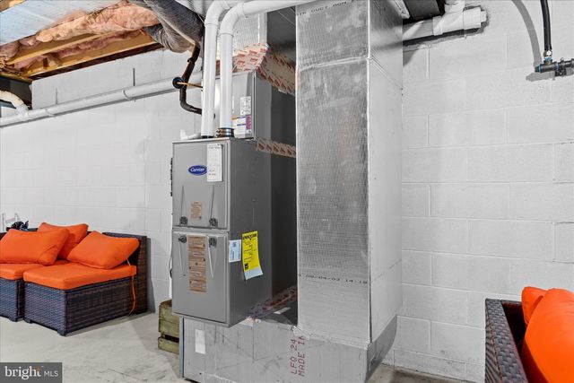 218 LANTERN LN, Chambersburg, PA 17201