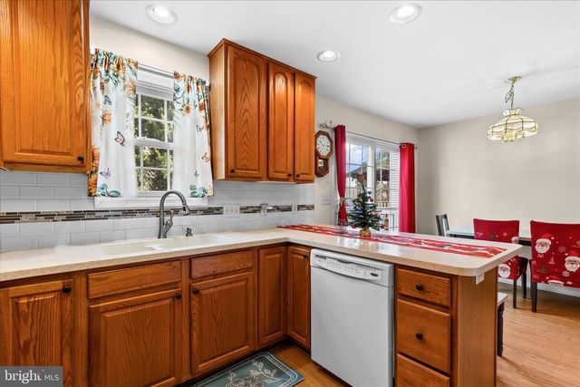 218 LANTERN LN, Chambersburg, PA 17201