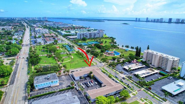 510 Lake Shore Drive 20, Lake Park, FL 33403