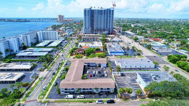 510 Lake Shore Drive 20, Lake Park, FL 33403