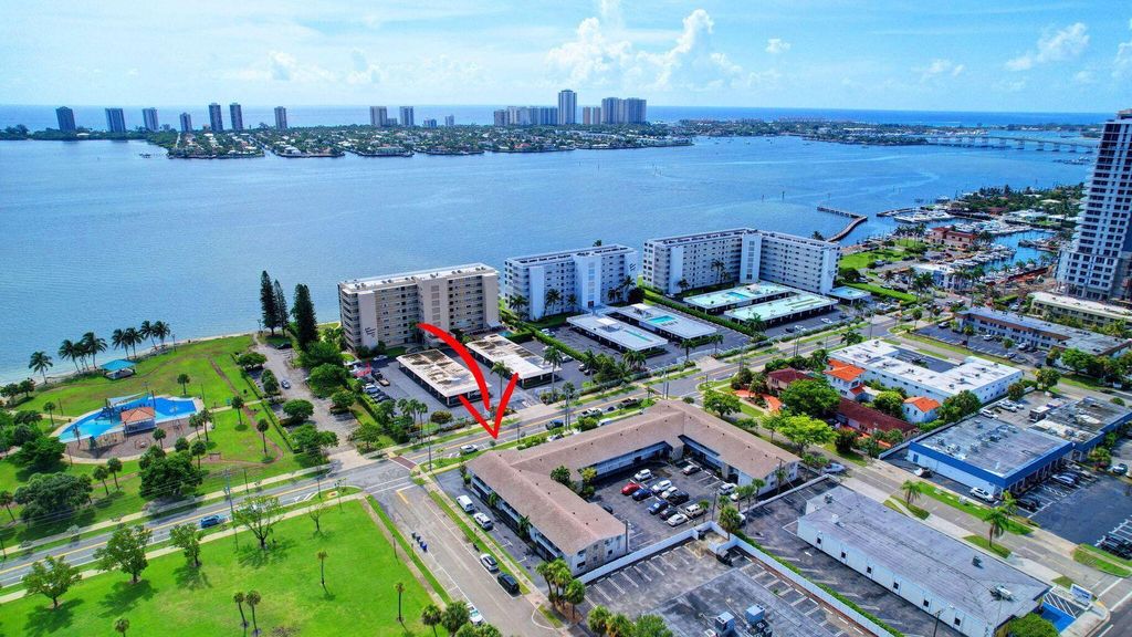 510 Lake Shore Drive 20, Lake Park, FL 33403