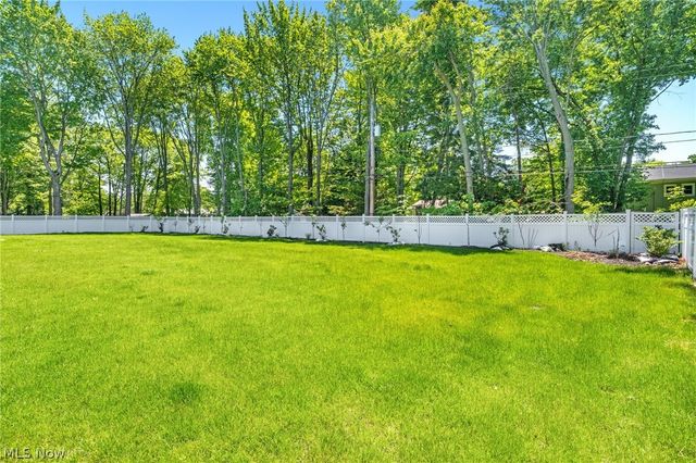 26921 Hilliard Boulevard, Westlake, OH 44145