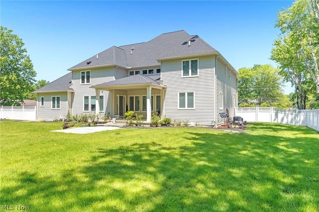 26921 Hilliard Boulevard, Westlake, OH 44145
