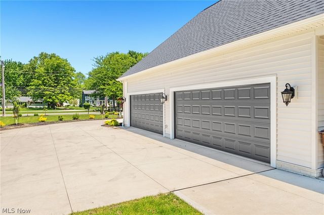 26921 Hilliard Boulevard, Westlake, OH 44145