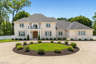 26921 Hilliard Boulevard, Westlake, OH 44145