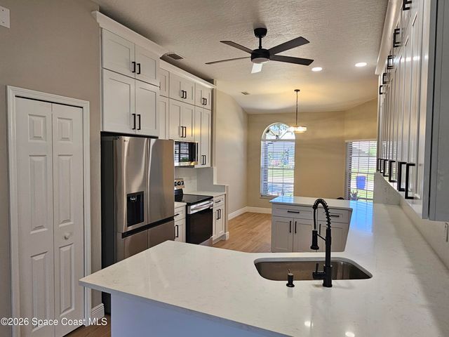 1211 Golden Pond Lane E, Rockledge, FL 32955