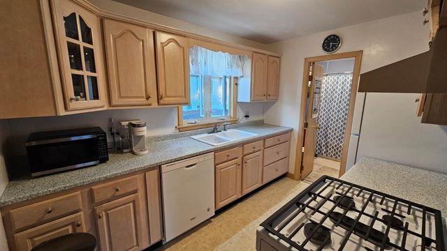 351 Ocean Grove Ave, Swansea, MA 02777