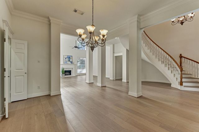 11 Turtle Rock Court, The Woodlands, TX 77381