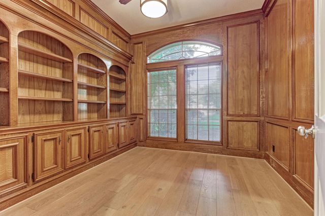 11 Turtle Rock Court, The Woodlands, TX 77381