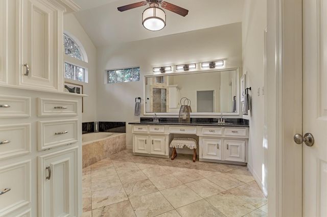 11 Turtle Rock Court, The Woodlands, TX 77381
