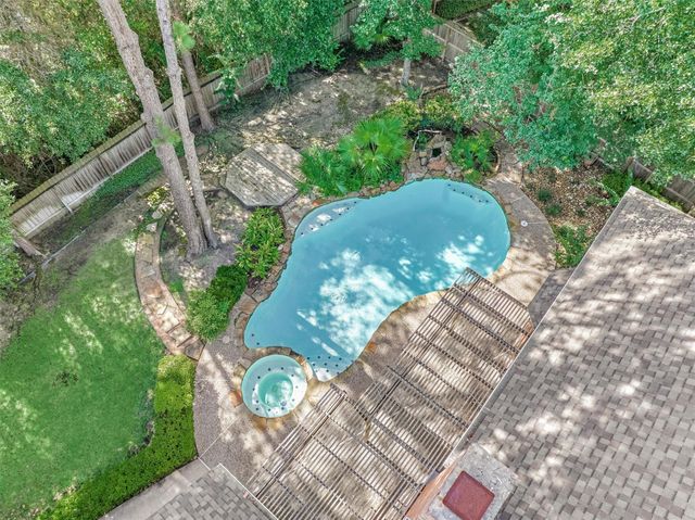11 Turtle Rock Court, The Woodlands, TX 77381