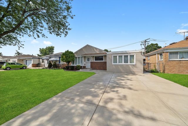 4706 W 82nd Place, Chicago, IL 60652
