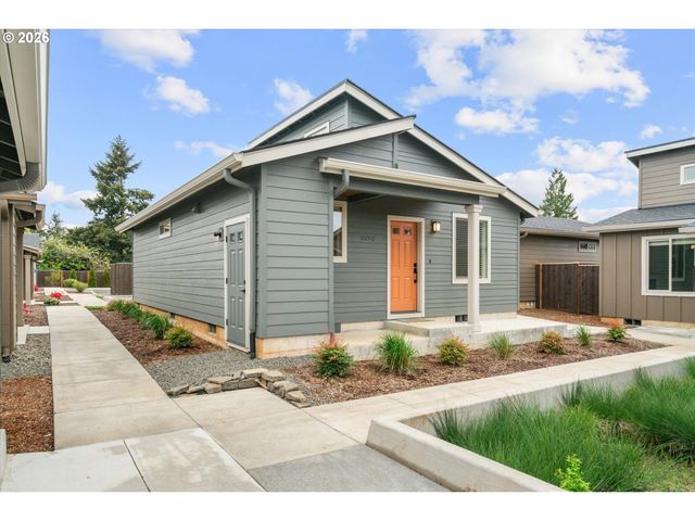 12270 MEADOWLAWN Dr, Oregon City, OR 97045