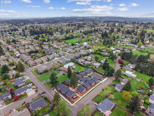 12270 MEADOWLAWN Dr, Oregon City, OR 97045