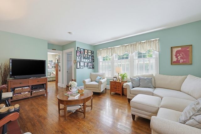 707 Page St, Stoughton, MA 02072