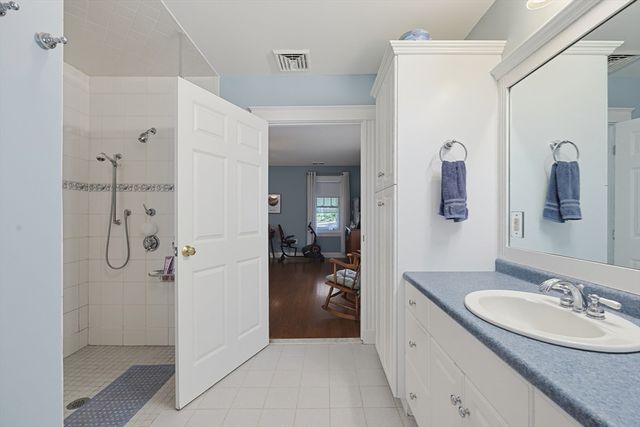 707 Page St, Stoughton, MA 02072