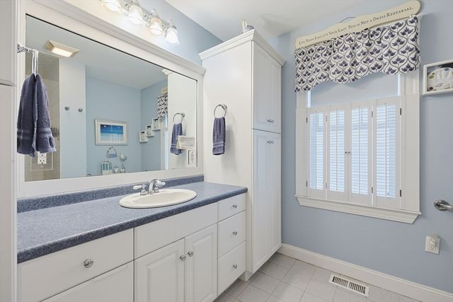 707 Page St, Stoughton, MA 02072