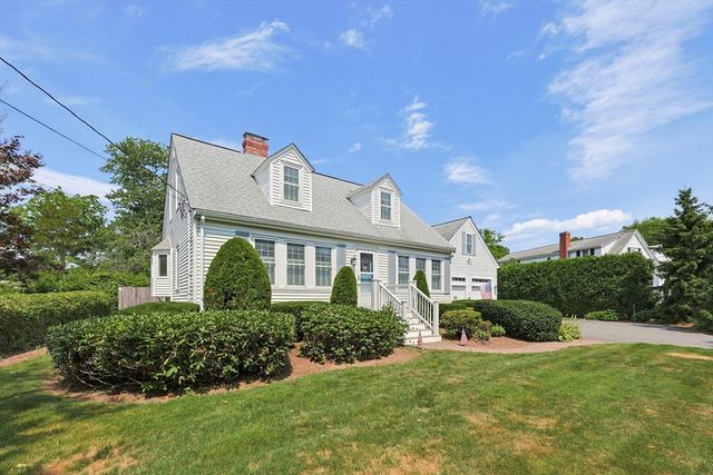 707 Page St, Stoughton, MA 02072