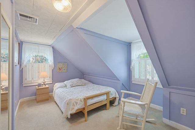 707 Page St, Stoughton, MA 02072