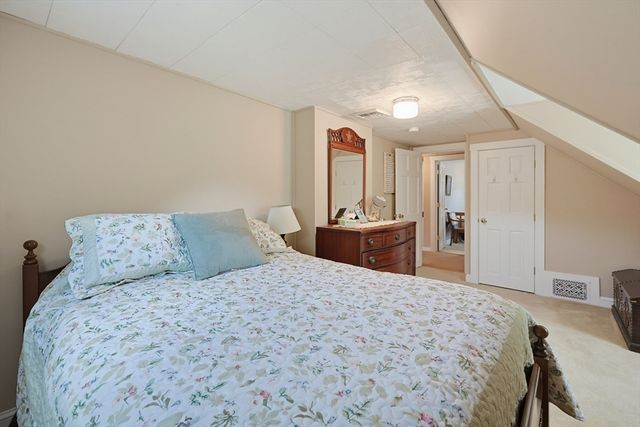 707 Page St, Stoughton, MA 02072