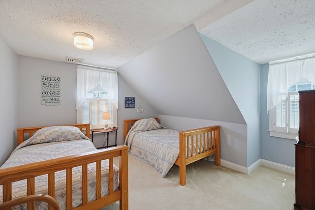 707 Page St, Stoughton, MA 02072