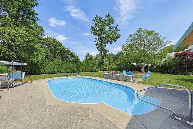 707 Page St, Stoughton, MA 02072