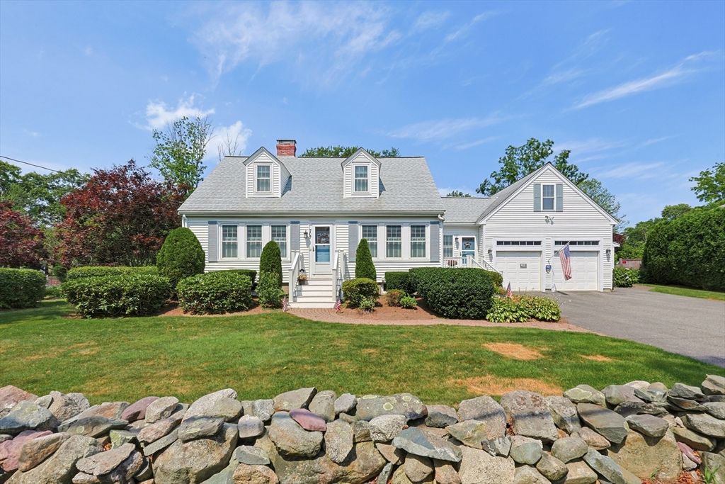 707 Page St, Stoughton, MA 02072