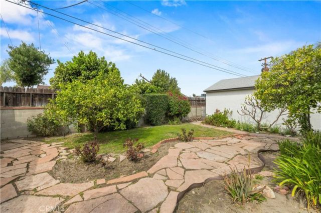 7643 Westland Avenue, North Hollywood, CA 91605