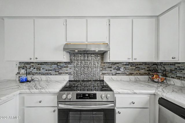 3008 W LUPINE Avenue, Phoenix, AZ 85029