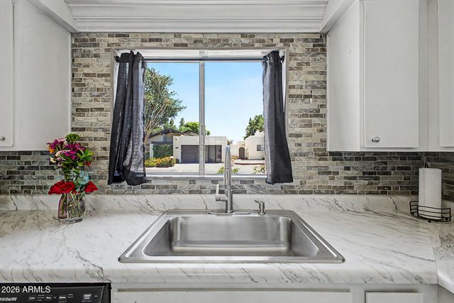 3008 W LUPINE Avenue, Phoenix, AZ 85029