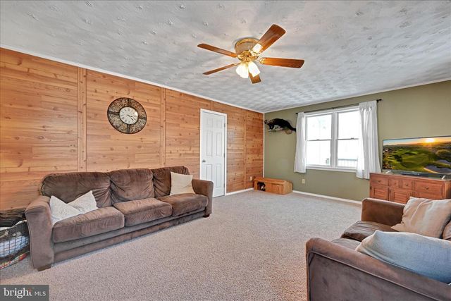 204 W REISTVILLE RD, Myerstown, PA 17067