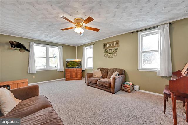 204 W REISTVILLE RD, Myerstown, PA 17067