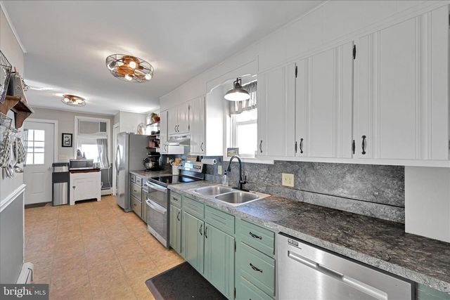 204 W REISTVILLE RD, Myerstown, PA 17067